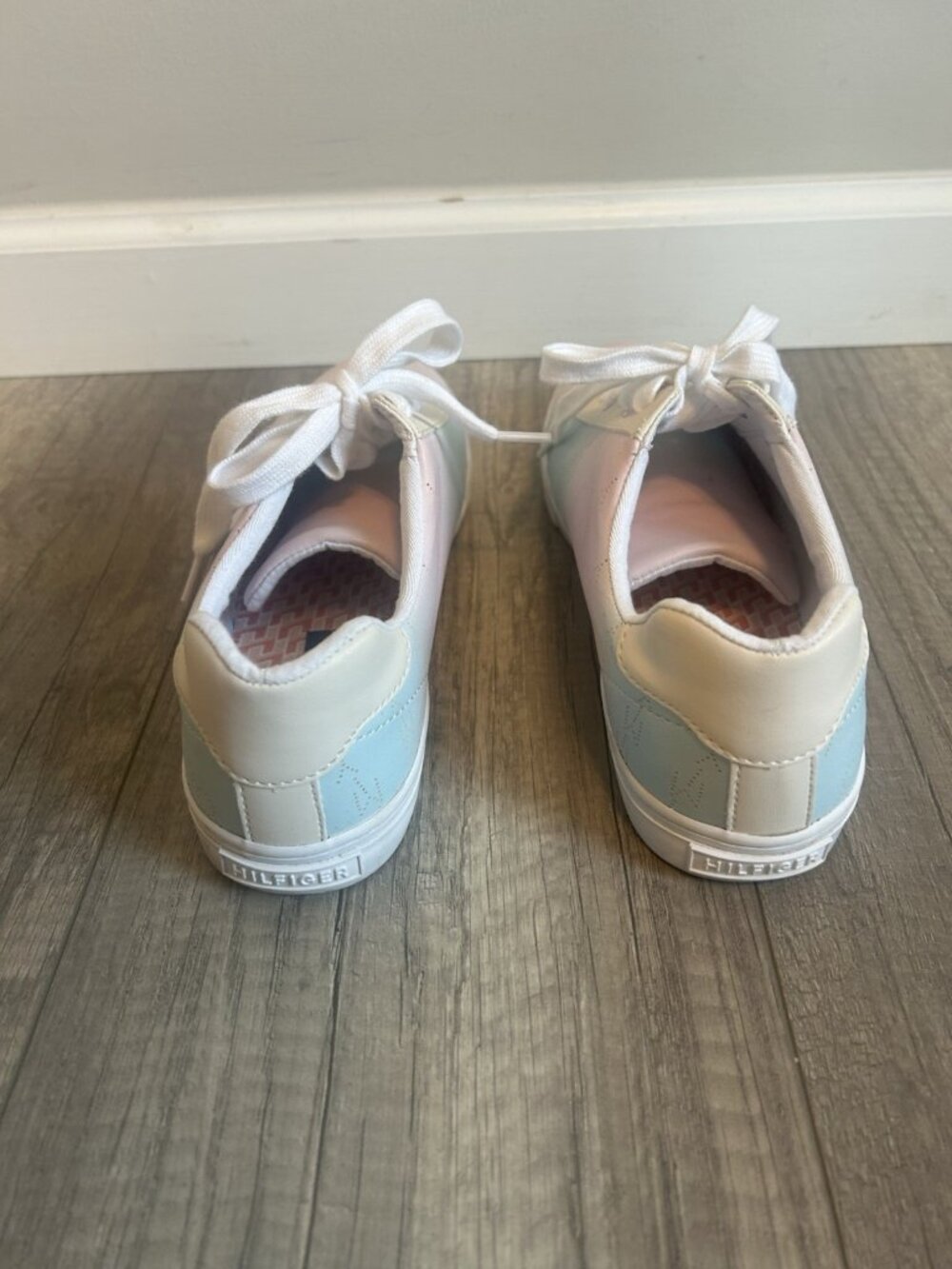 Tommy Hilfiger TWLAYLEE Women’s Sneakers Size 10M Pastel Stripe Casual Shoes - Picture 7 of 12